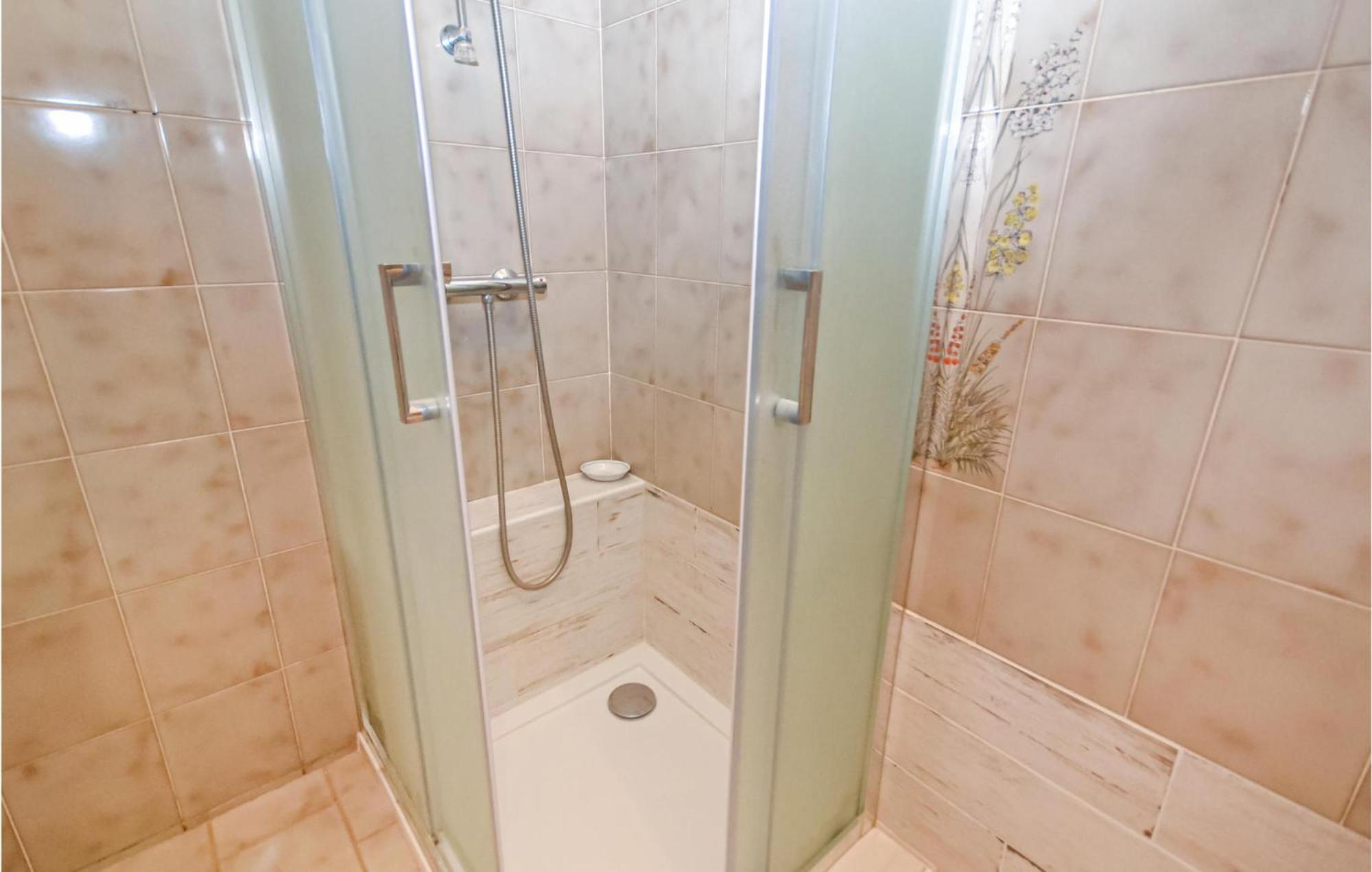 1 Bedroom Pet Friendly Home In Entrechaux Dış mekan fotoğraf