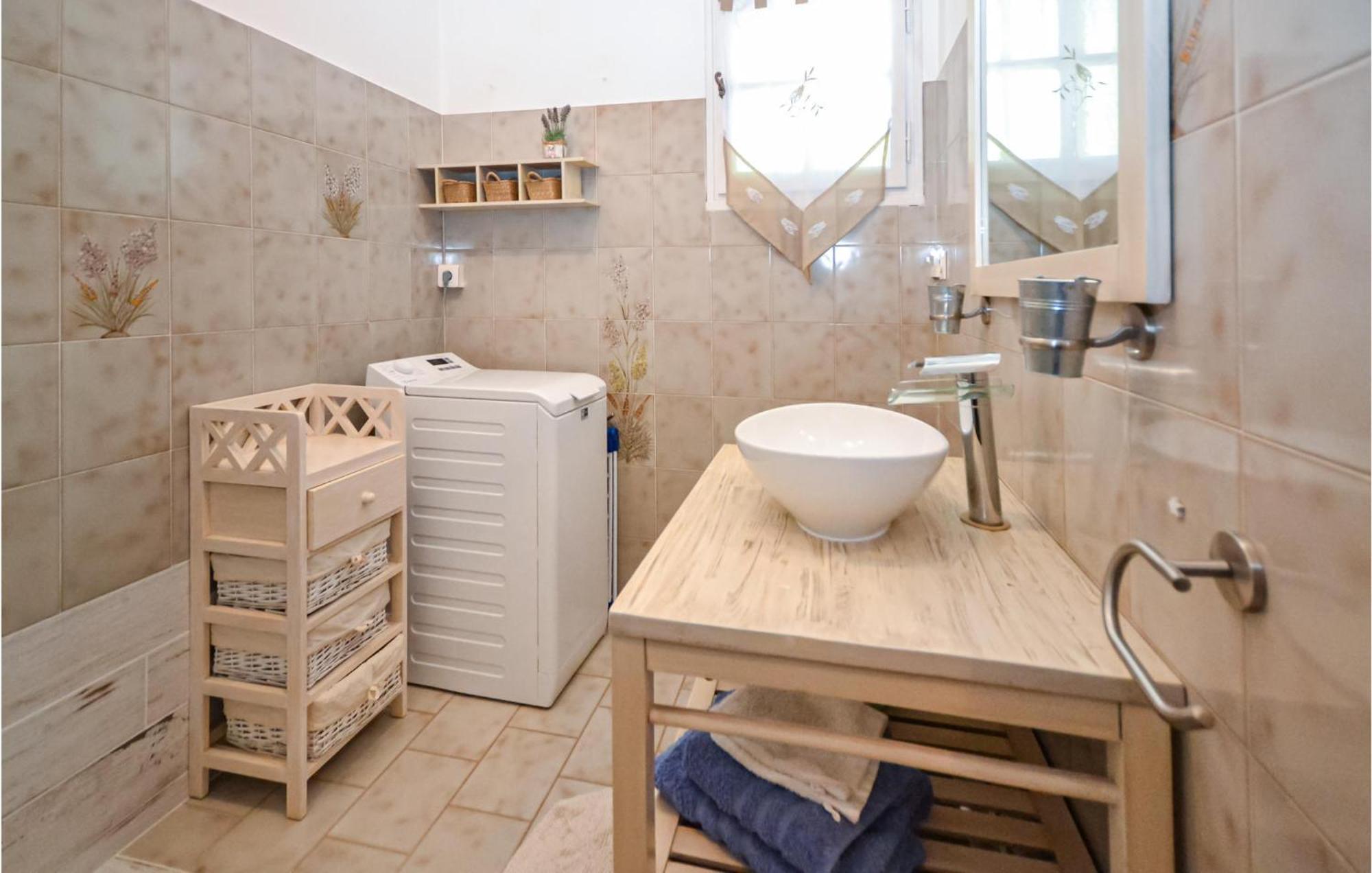 1 Bedroom Pet Friendly Home In Entrechaux Dış mekan fotoğraf