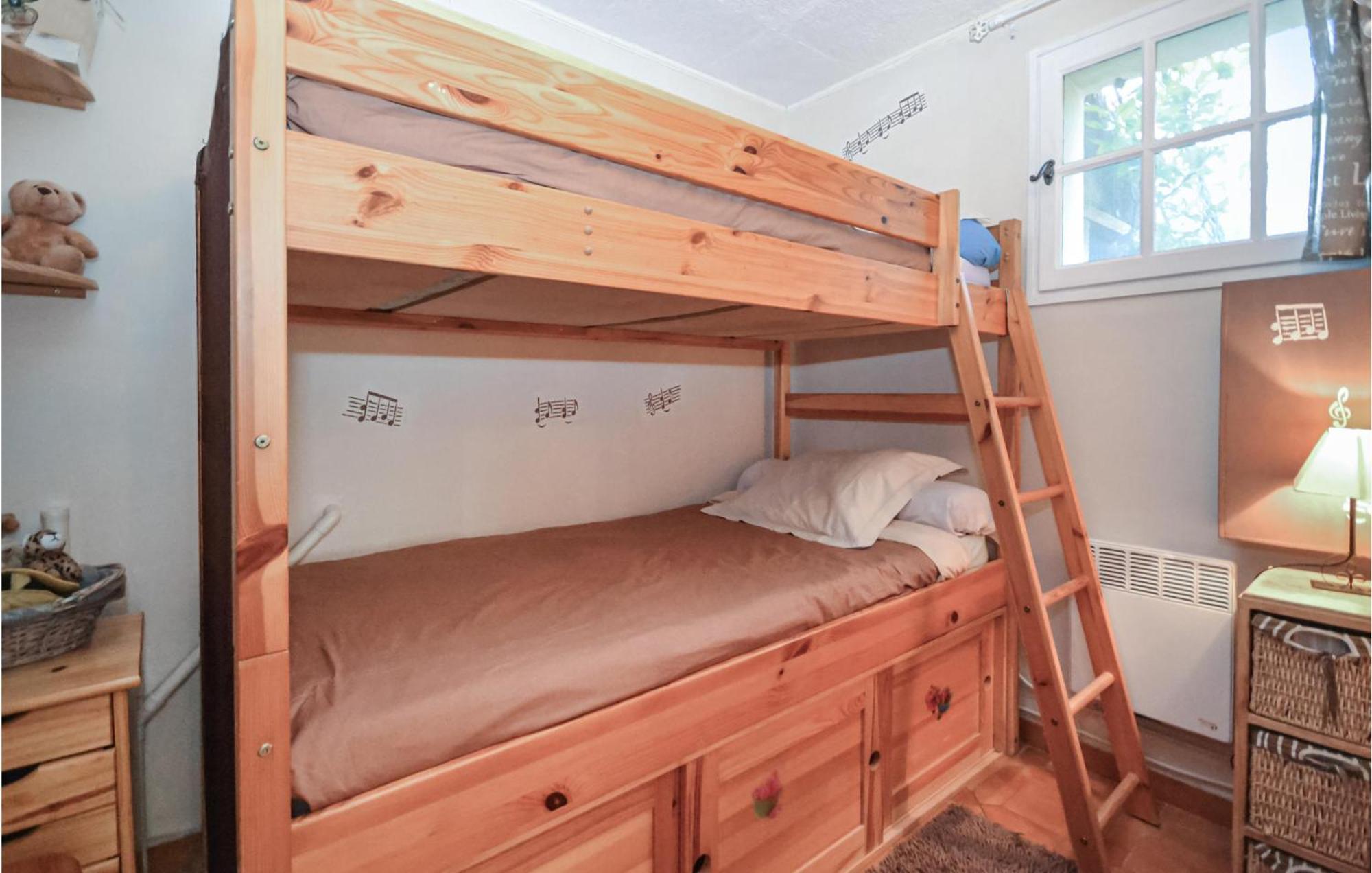 1 Bedroom Pet Friendly Home In Entrechaux Oda fotoğraf